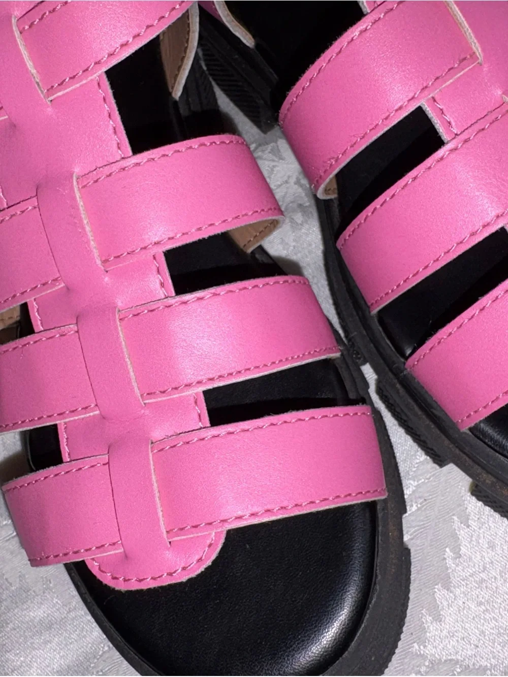 NWOT Old Navy Girls Chunky Faux-Leather Fisherman girls sandals